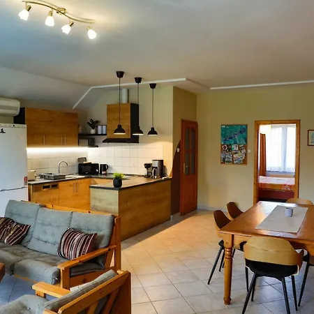 Fuzfa Apartment *
